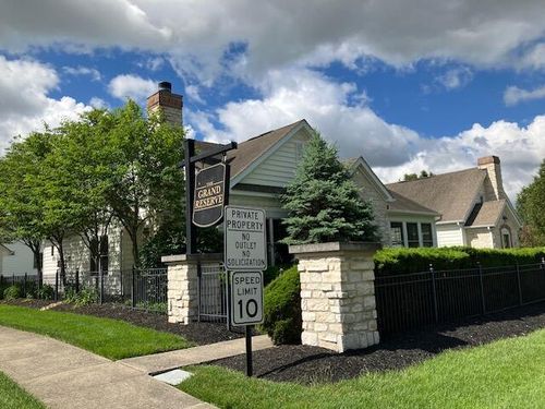 7343 Reynolds Crossing Dr, Reynoldsburg, OH, 43068-5717 | Card Image