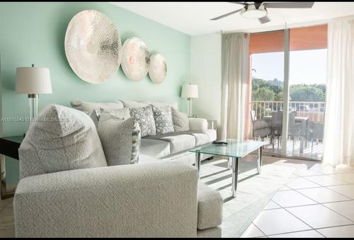 apt-203-19601 E Country Club Dr, Aventura, FL, 33180-4801 | Card Image