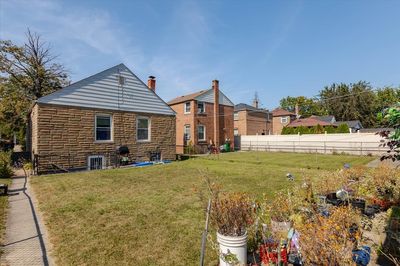 2121 S 23 Avenue, House other with 2 bedrooms, 2 bathrooms and 2 parking in Broadview IL | Image 3