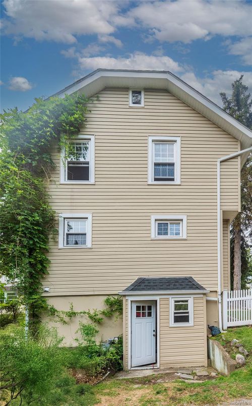 82 Houston Ave, Middletown, NY, 10940-4125 | Card Image