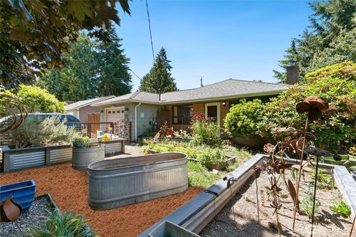 7525 28th Avenue Sw, Seattle, WA, 98126 | Card Image