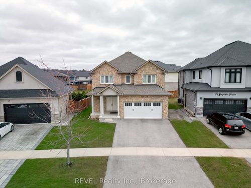 29 Bergenstein Cres, Fonthill, ON, L0S1E6 | Card Image
