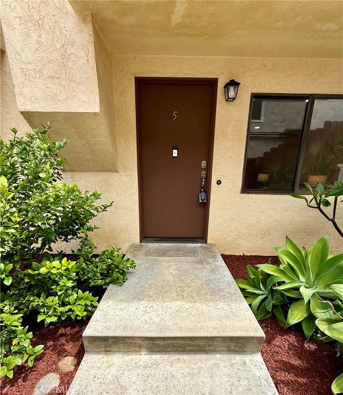 5-2061 Chatsworth Blvd, San Diego, CA, 92107-2738 | Card Image