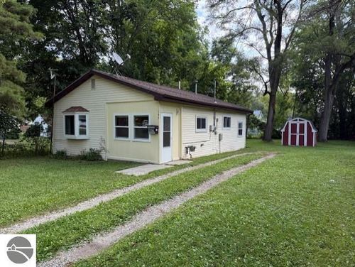 147 Valley Ave, Alma, MI, 48801-2433 | Card Image