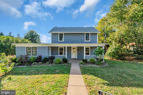 879 Station St, Herndon, VA, 20170-4610 | Card Image