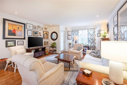 3076 Chastain Park Ct Ne, Atlanta, GA, 30342-3255 | Card Image
