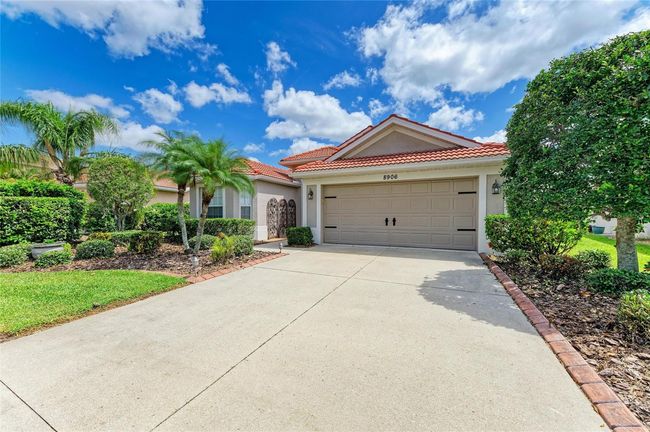 8906 Stone Harbour Loop, House other with 3 bedrooms, 2 bathrooms and null parking in BRADENTON FL | Image 6