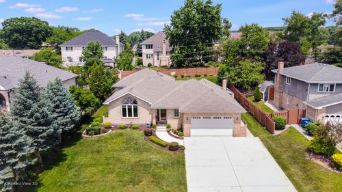 8636 W 98th Pl, Palos Hills, IL, 60465-1136 | Card Image