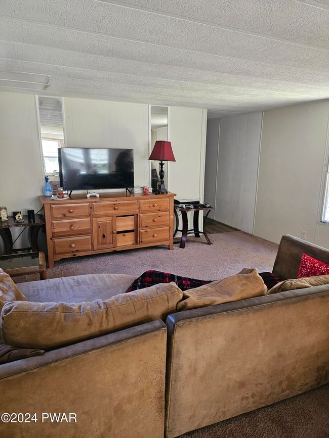 living room | Image 5