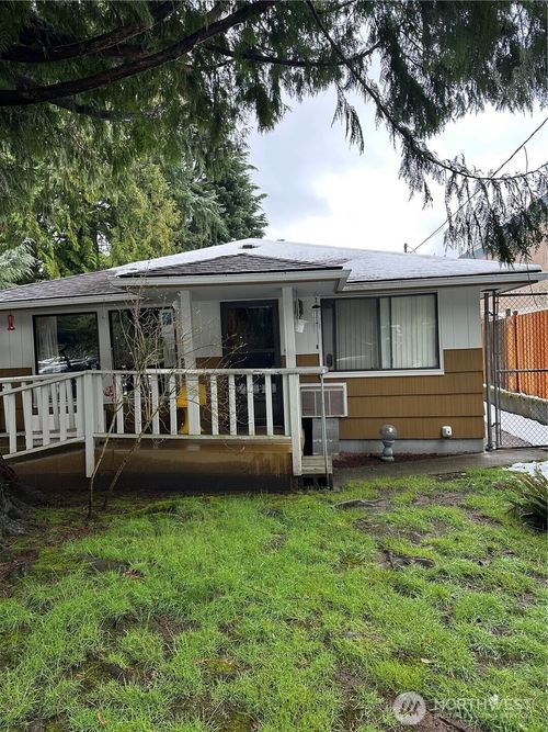 7033 S 116th Pl, Seattle, WA, 98178-3029 | Card Image