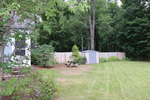 38 Oak St, Milford, NH, 03055-4415 | Card Image