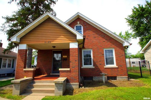 2128 Bellevue Ave, Bettendorf, IA, 52722-4360 | Card Image