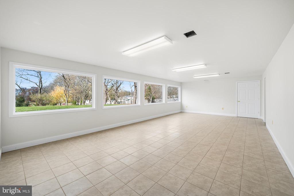 Commercial Lease in COLLEGEVILLE 5
