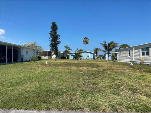 530 Parkwood Ave, North Port, FL, 34287-1536 | Card Image