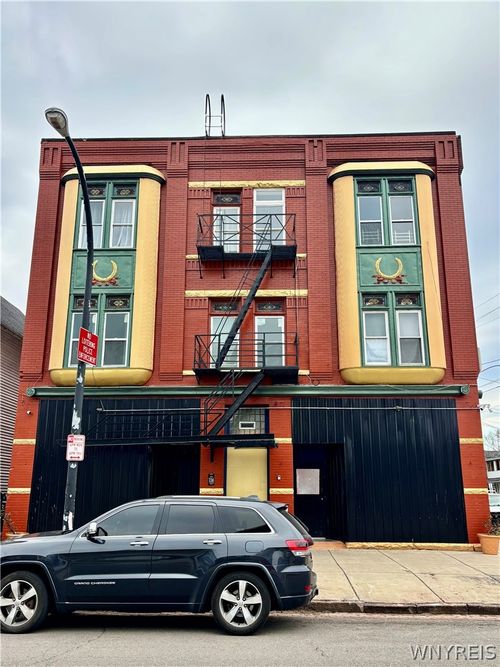 apt-5-236 Massachusetts Ave, Buffalo, NY, 14213-2252 | Card Image