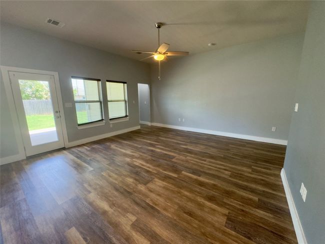 1520 Hunters Rd, House other with 3 bedrooms, 2 bathrooms and null parking in Lockhart TX | Image 9