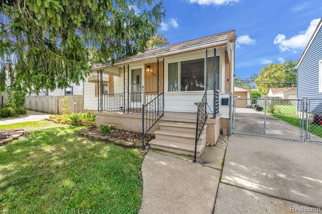 8th St, Wyandotte, MI 48192 #1