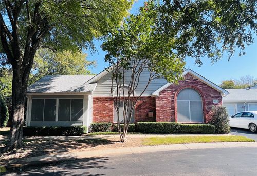 1023 Bridges Dr, Arlington, TX, 76012-2050 | Card Image