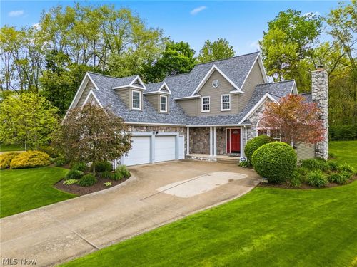 1012 Cloverdale Cir Ne, Massillon, OH, 44646-4893 | Card Image