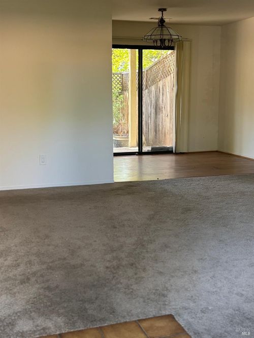 441 W 7th St, Sonoma, CA, 95476 | Card Image