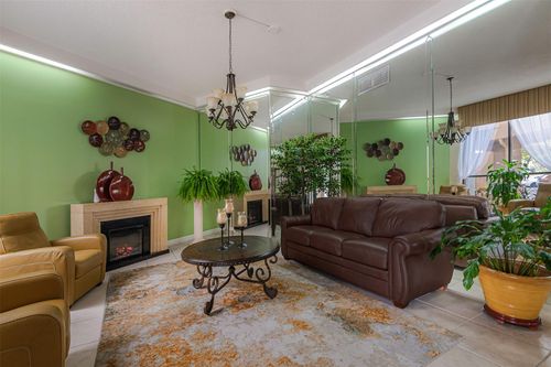 apt-821-1100 Saint Charles Pl, Pembroke Pines, FL, 33026-3328 | Card Image