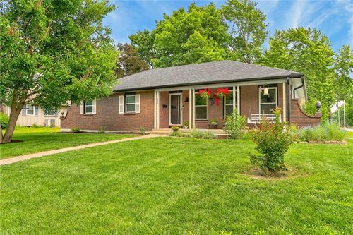 600 N Park Dr, Belton, MO, 64012-1741 | Card Image