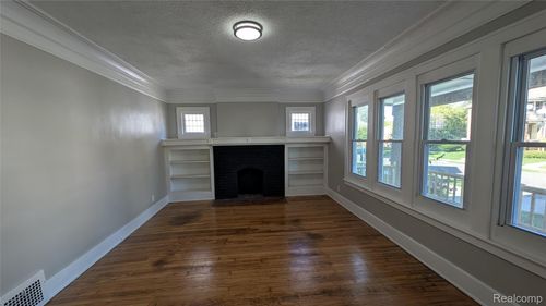 369 Newport St, Detroit, MI, 48215-3180 | Card Image