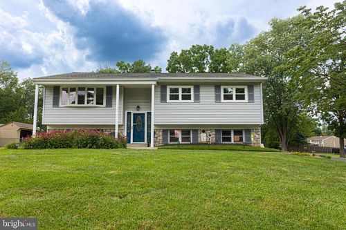 1290 Ellwanger Dr, PHOENIXVILLE, PA, 19460-2202 | Card Image