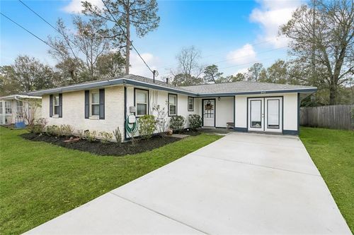243 Cardinal Dr, Slidell, LA, 70458-1609 | Card Image