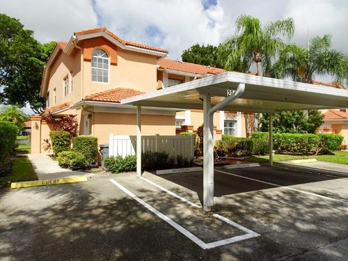 201-9637 Shadybrook Dr, Boynton Beach, FL, 33437-3895 | Card Image