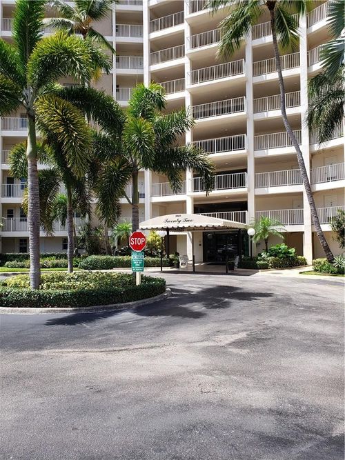 apt-507-2681 S Course Dr, Pompano Beach, FL, 33069-3976 | Card Image