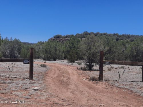 010d W Our St, Seligman, AZ, 86337 | Card Image