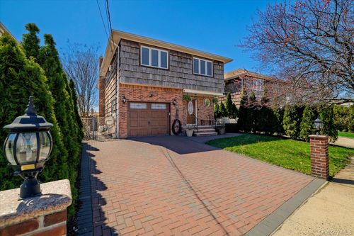 34 Vandewater Avenue, Hempstead, NY, 11001 | Card Image