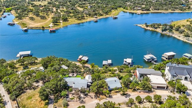 19745 Lakehurst Loop, House other with 2 bedrooms, 2 bathrooms and null parking in Spicewood TX | Image 36