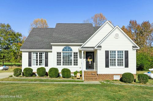 5209 Castlewood Dr, Wilson, NC, 27893-9109 | Card Image