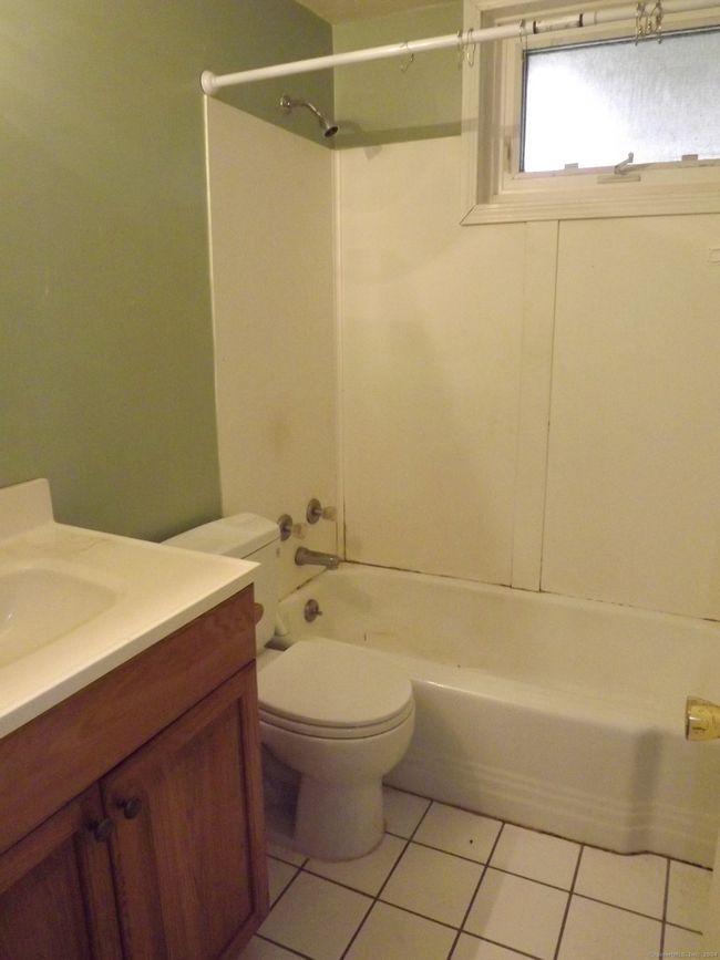 B - 7 White Oak Condo Lane, Condo with 2 bedrooms, 1 bathrooms and 2 parking in Mansfield CT | Image 9