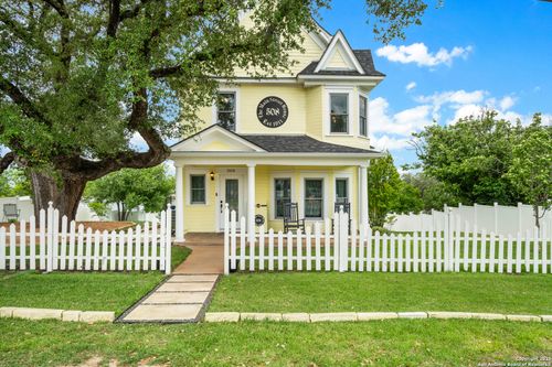 508 Main St, Marble Falls, TX, 78654-5719 | Card Image