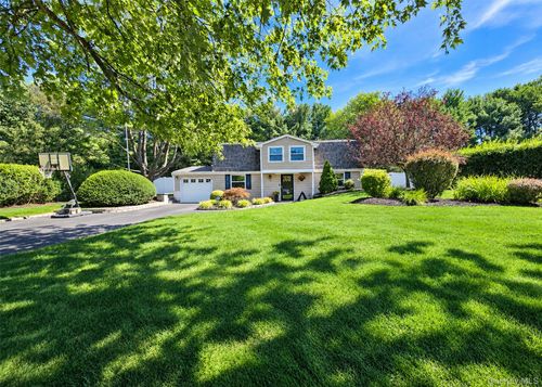 29 Ivy League Ln, Stony Brook, NY, 11790-2713 | Card Image