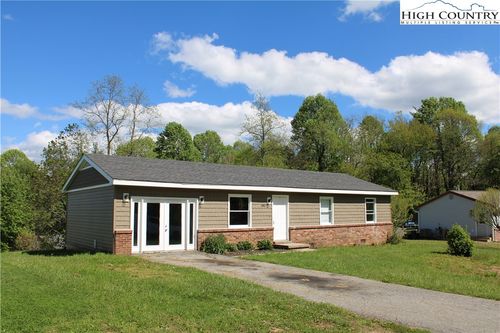 382 Hardaman Cir, Boone, NC, 28607-8159 | Card Image