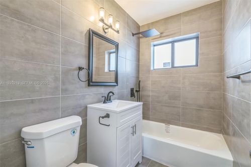 9055 Nw 33rd Avenue Rd, Miami, FL, 33147-2811 | Card Image