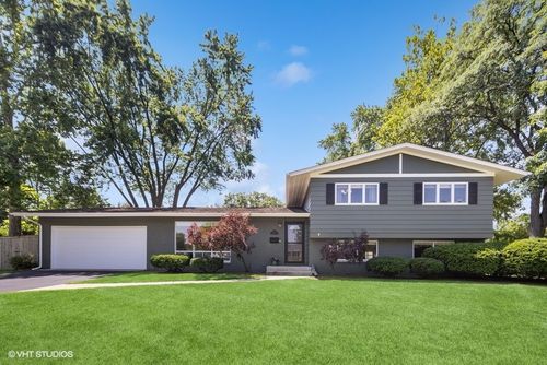 527 Maple Ln, Geneva, IL, 60134-1153 | Card Image