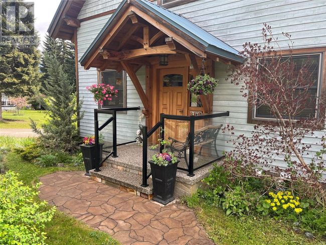 130 8 Th St, House other with 2 bedrooms, 3 bathrooms and null parking in Kaslo BC | Image 22