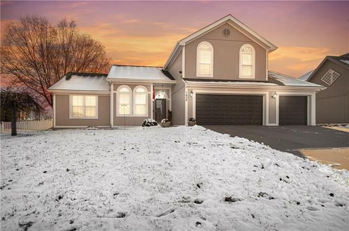 1806 White Tail Lane, Liberty, MO, 64068 | Card Image