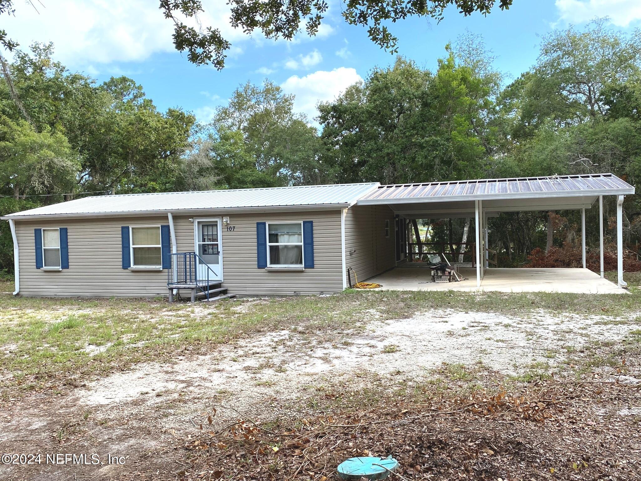 Diamond Lake Dr, Crescent City, FL 32112