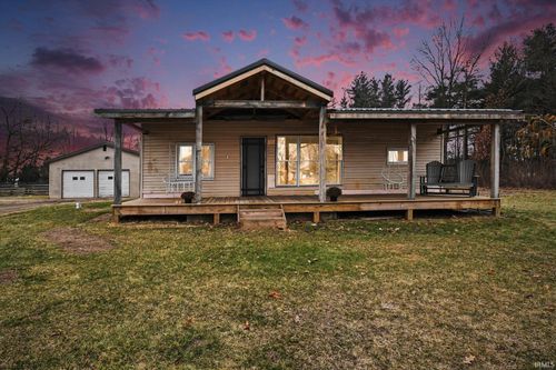 10152 County Road 2, Middlebury, IN, 46540-9629 | Card Image