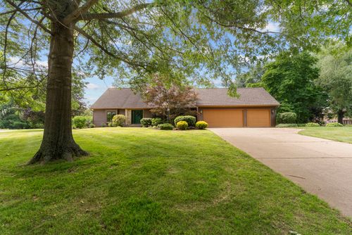 7521 Carriage Court, Bettendorf, IA, 52722 | Card Image
