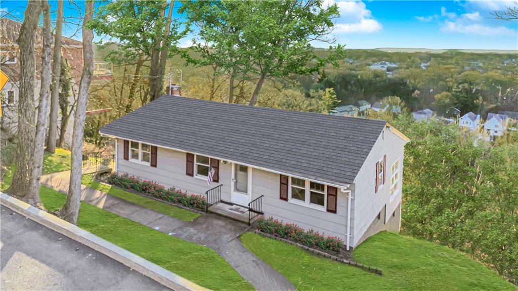 Lighthouse Ave, Staten Island, NY 10306