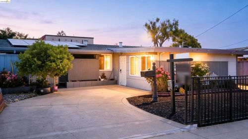 27488 Bahama Ave, Hayward, CA, 94545-4017 | Card Image