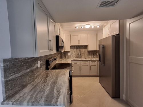 202-8763 Shadow Wood Blvd, Coral Springs, FL, 33071-6723 | Card Image