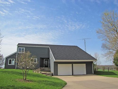 1725 County Road B Road, Platteville, WI, 53818 | Card Image